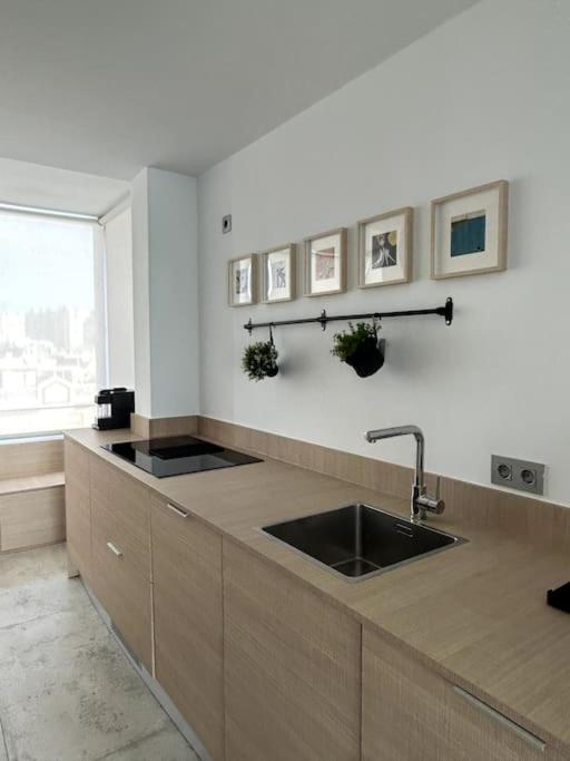 Appartamento Moderno Y Completo Frente Al Mar *